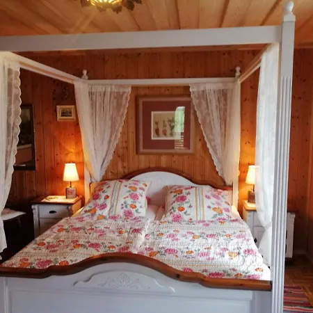 Dopplerhof's Staufenhaus Apartment Piding
