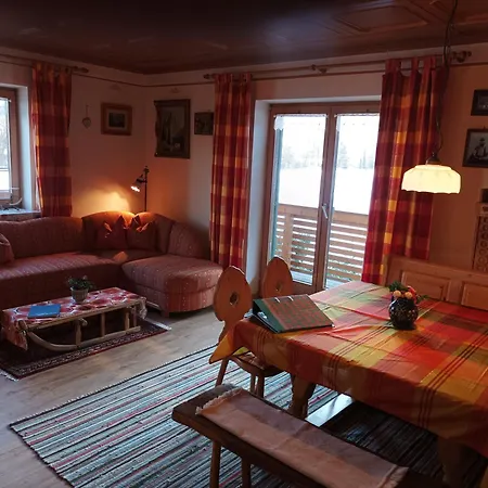Dopplerhof's Staufenhaus Apartment Piding