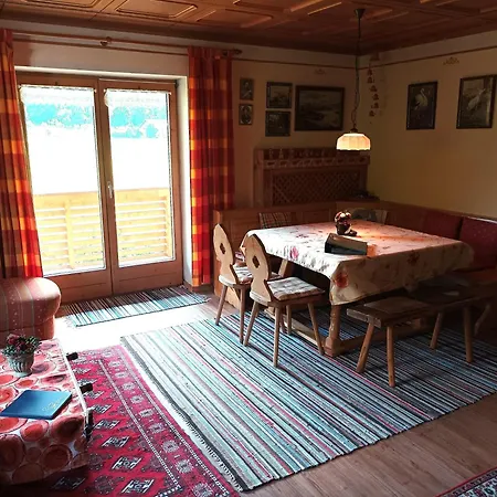 Dopplerhof's Staufenhaus Apartment Piding